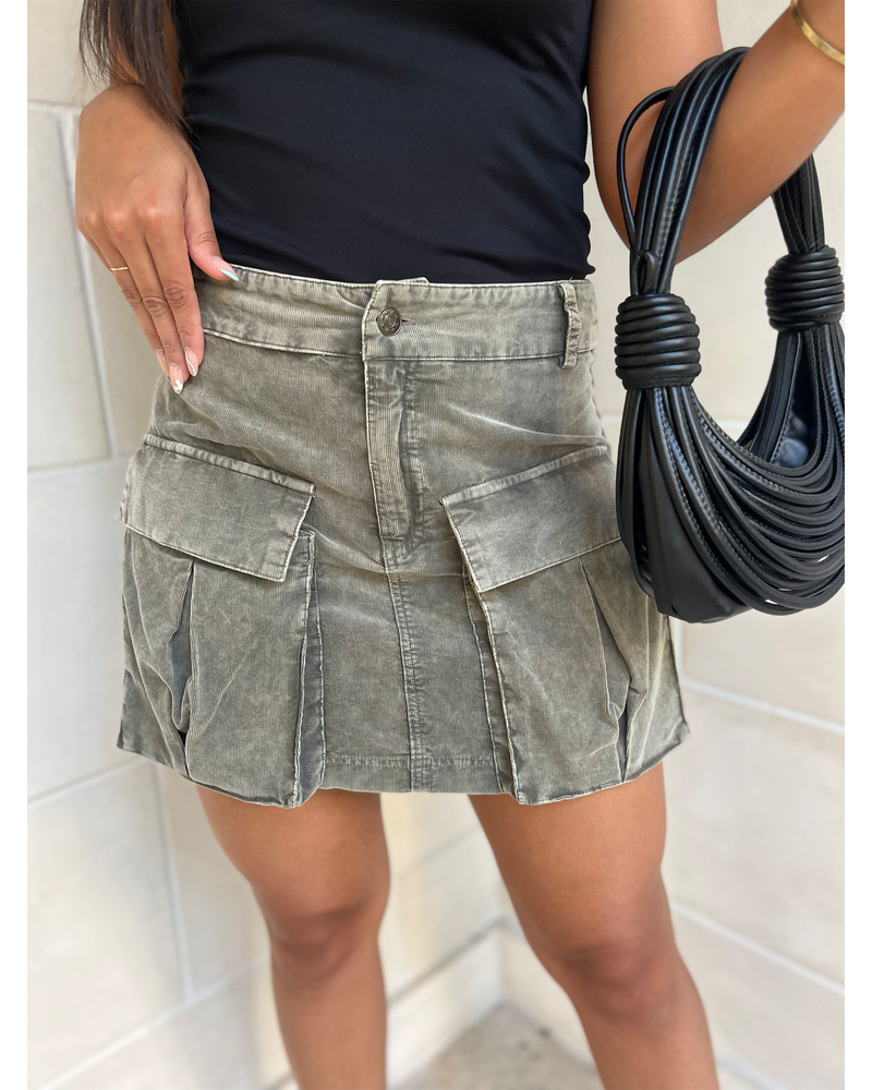 FLIRTING WITH FALL CARGO SKIRT