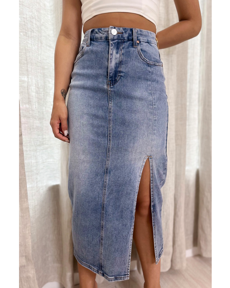 EXCEPTIONALLY CHIC DENIM SKIRT